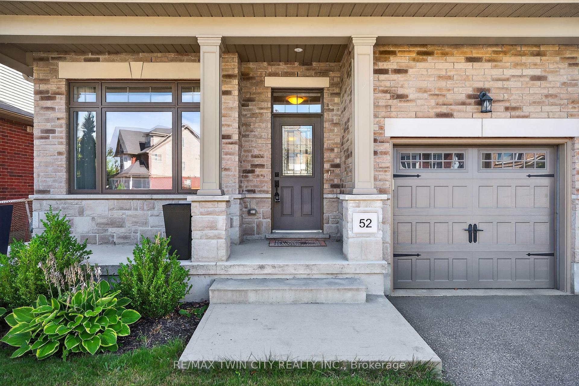 Photo 3 of 52 Tremaine Drive, Kitchener — HOMEH