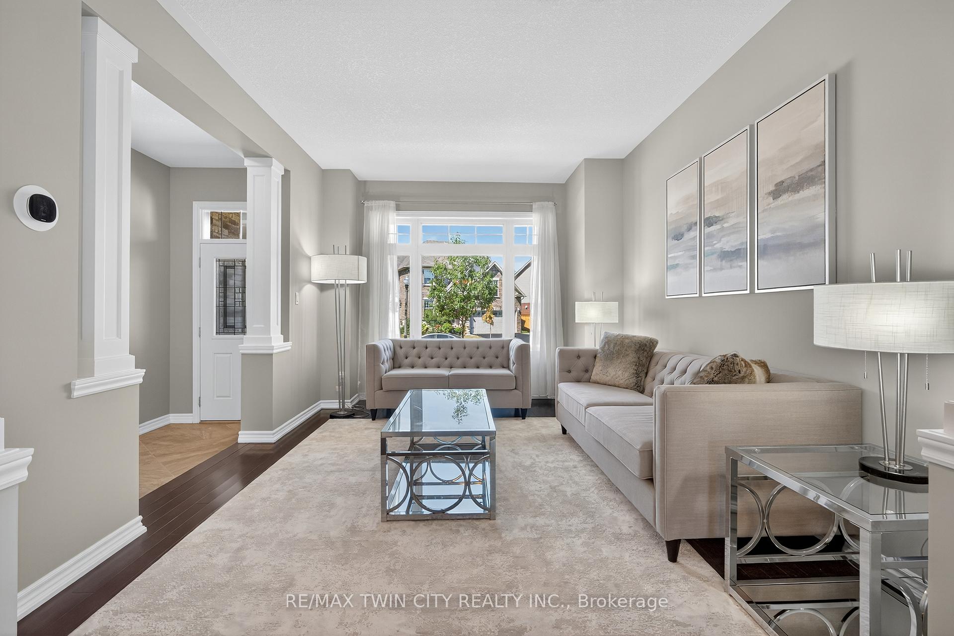 Photo 4 of 52 Tremaine Drive, Kitchener — HOMEH