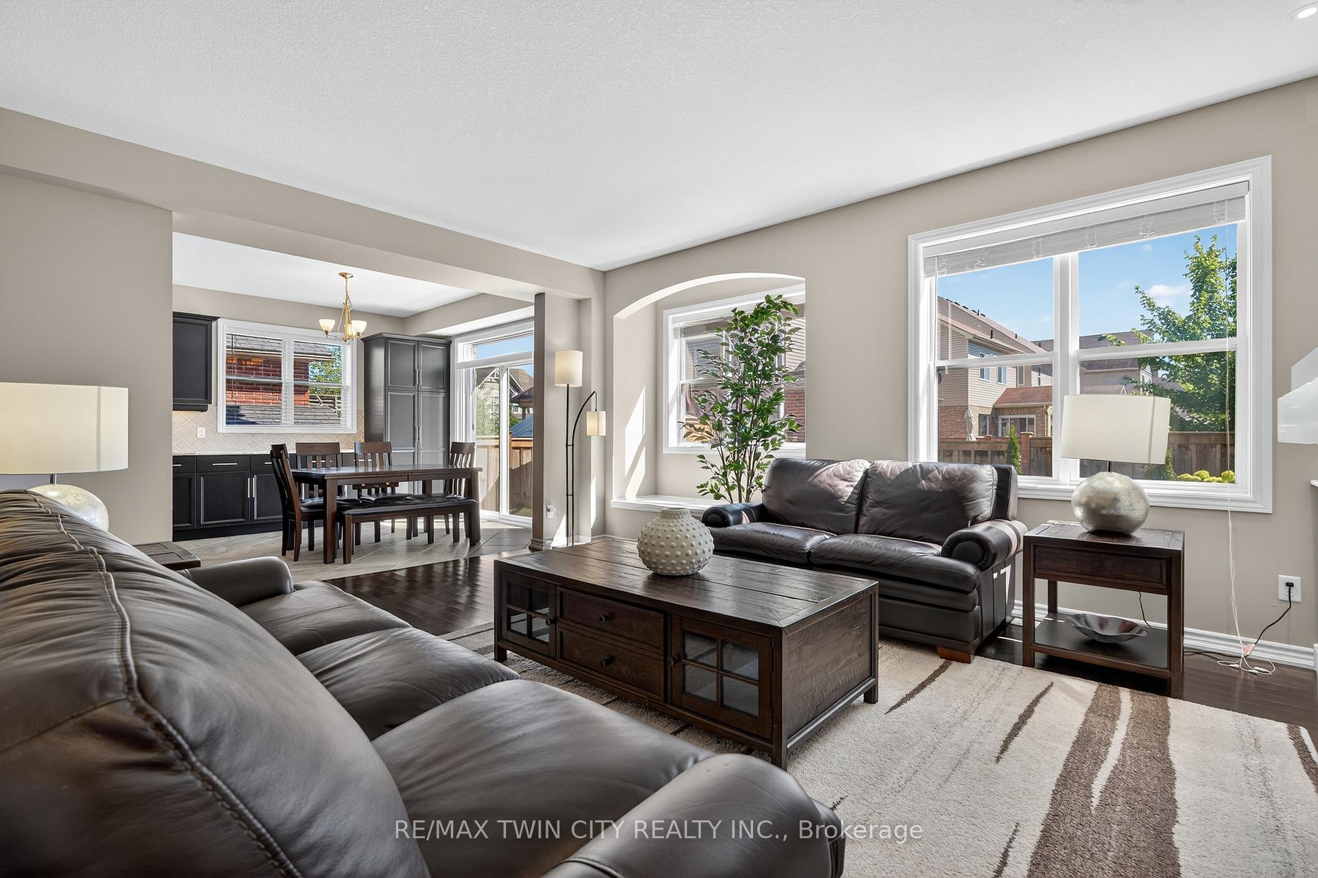 Photo 8 of 52 Tremaine Drive, Kitchener — HOMEH