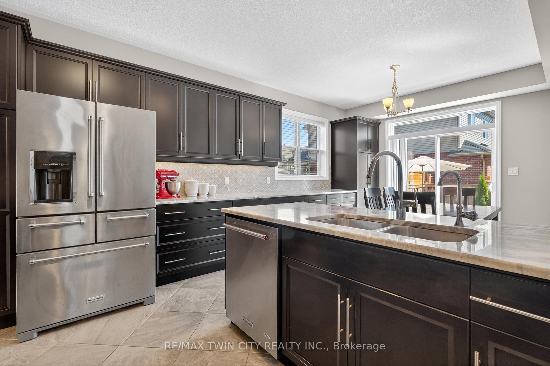 Photo 13 of 52 Tremaine Drive, Kitchener — HOMEH