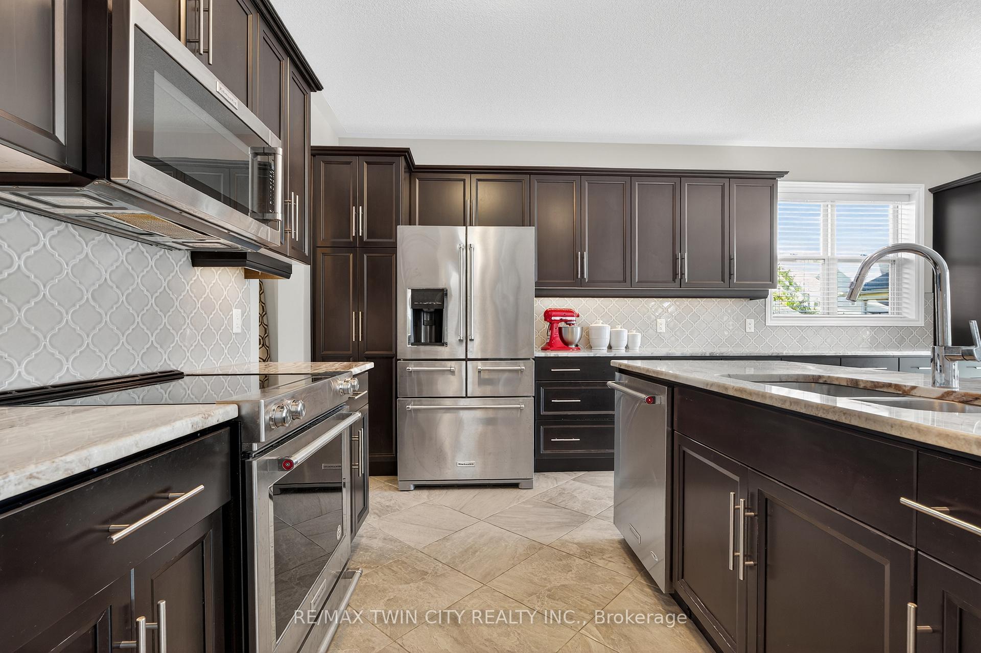 Photo 14 of 52 Tremaine Drive, Kitchener — HOMEH
