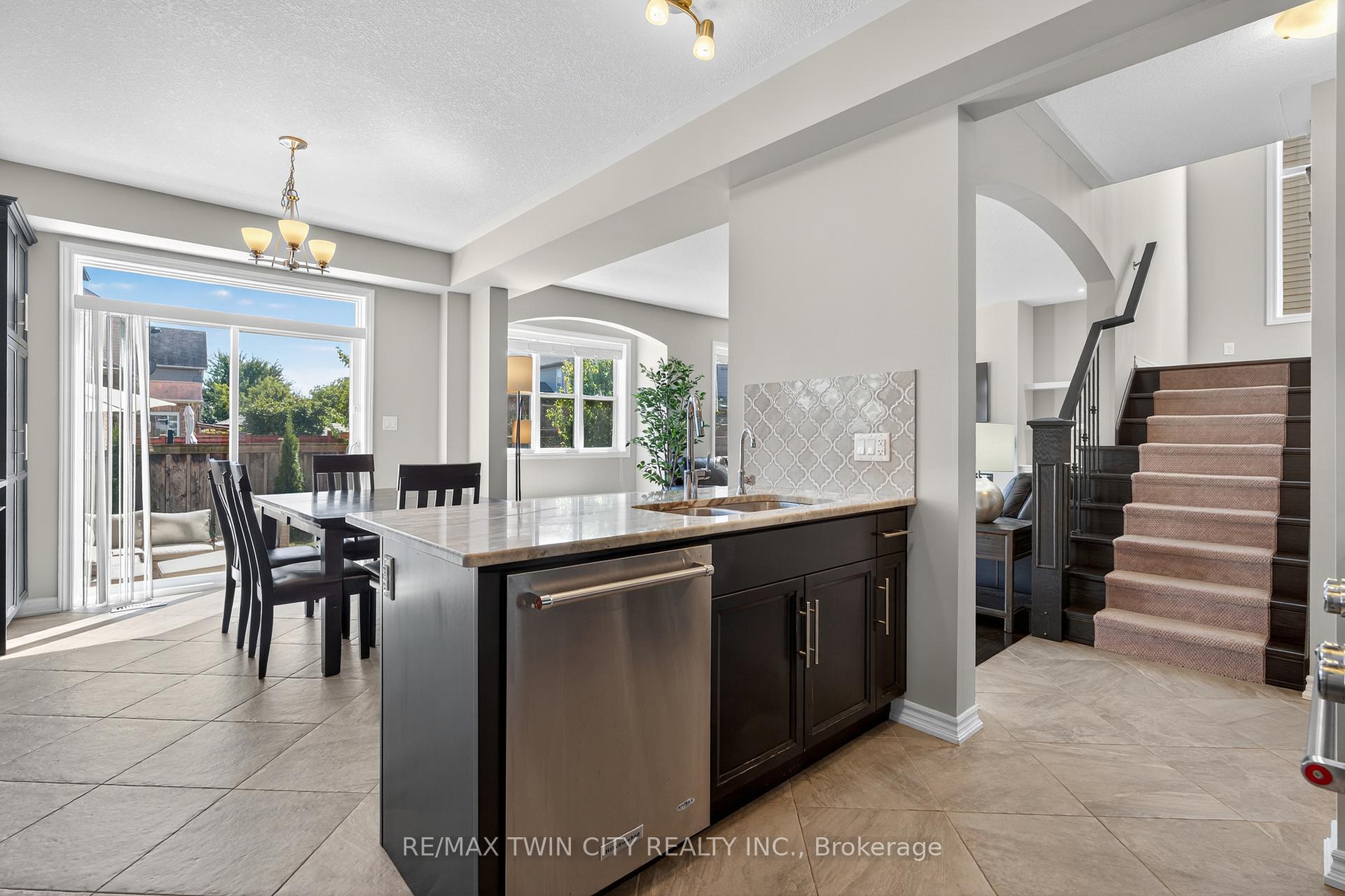 Photo 16 of 52 Tremaine Drive, Kitchener — HOMEH