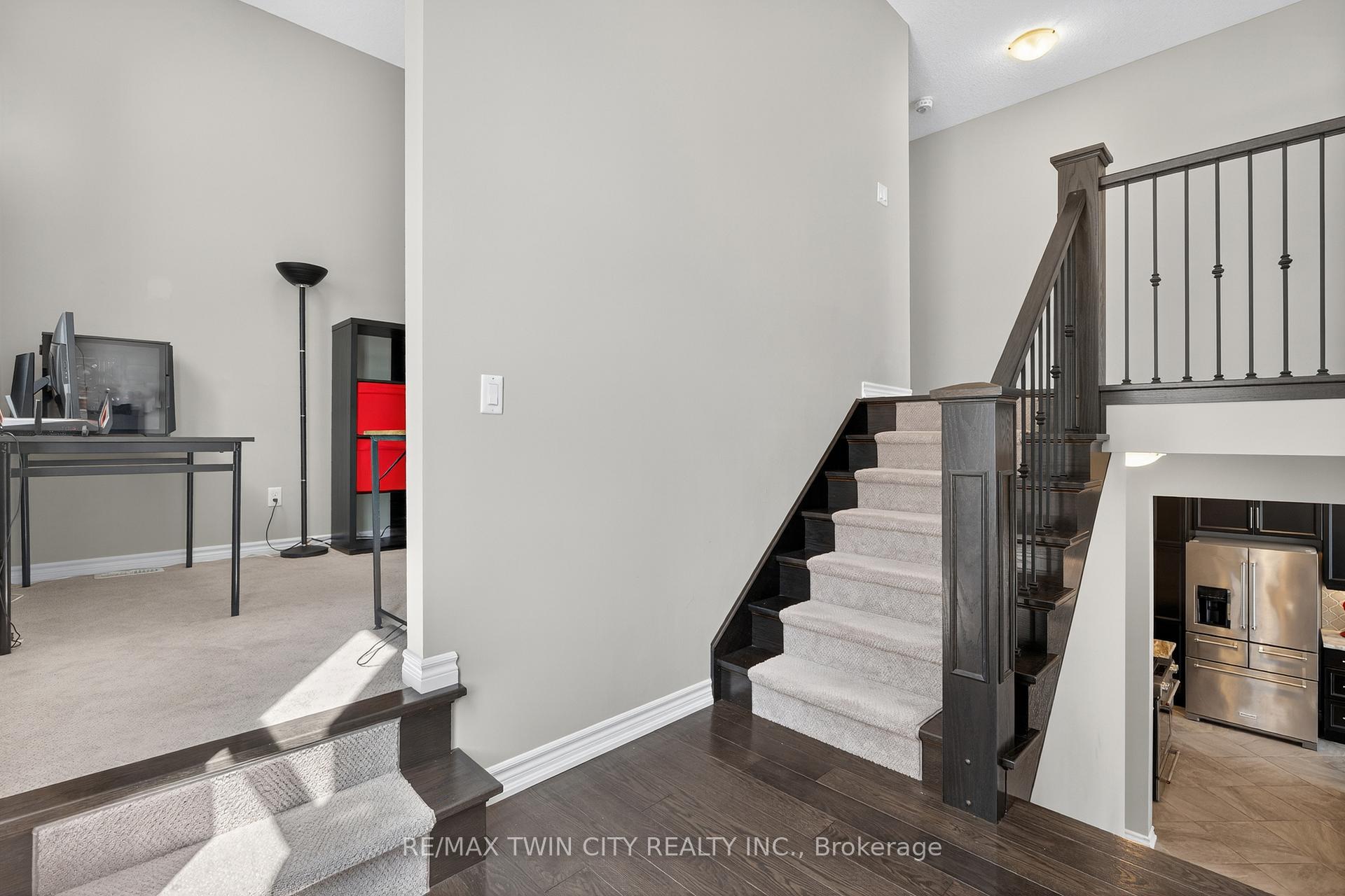 Photo 18 of 52 Tremaine Drive, Kitchener — HOMEH