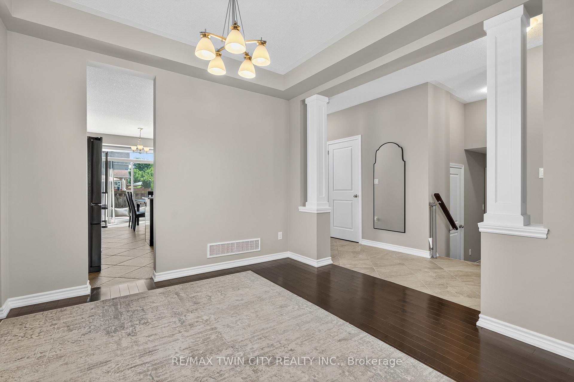 Photo 21 of 52 Tremaine Drive, Kitchener — HOMEH