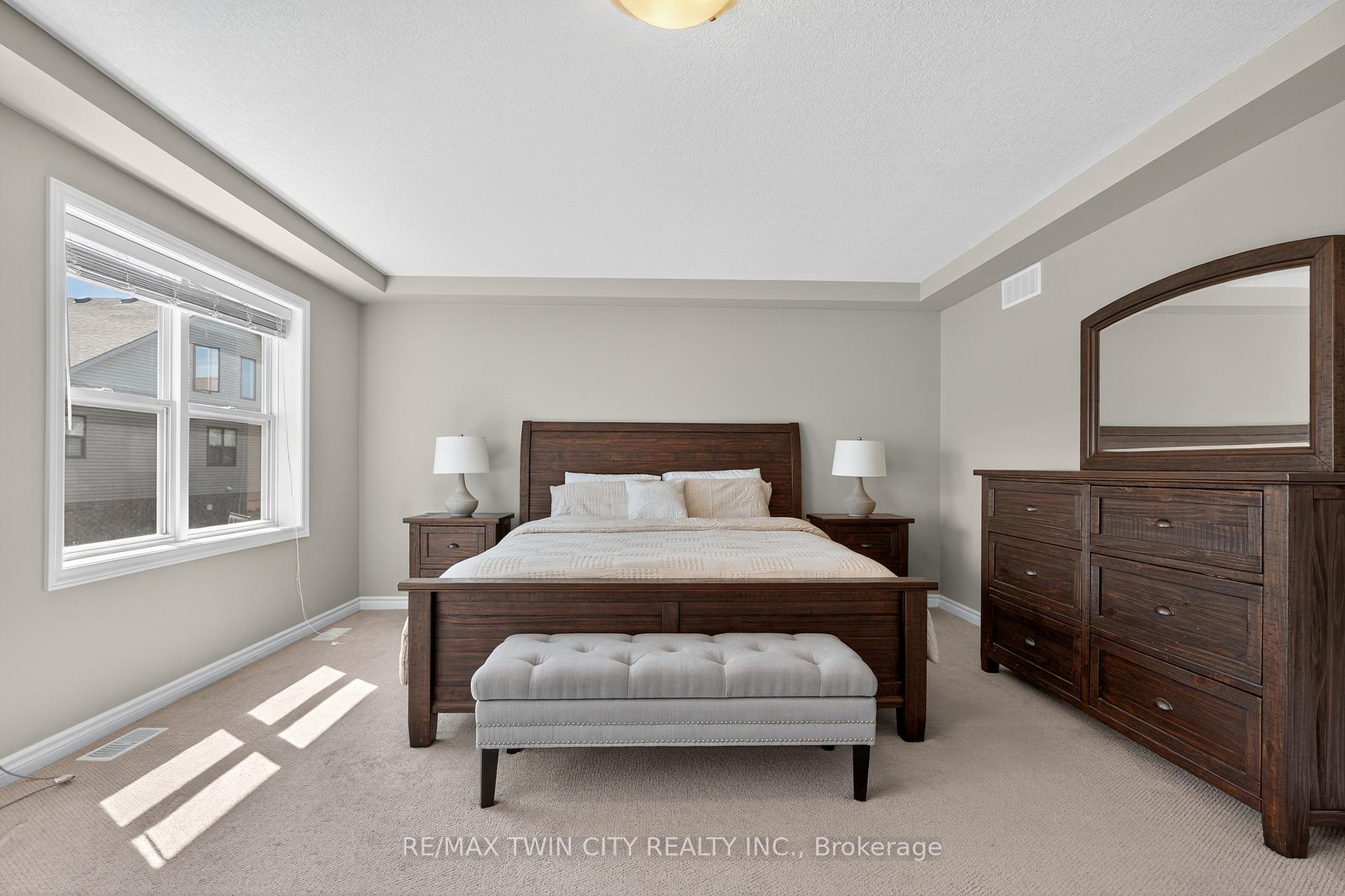 Photo 24 of 52 Tremaine Drive, Kitchener — HOMEH