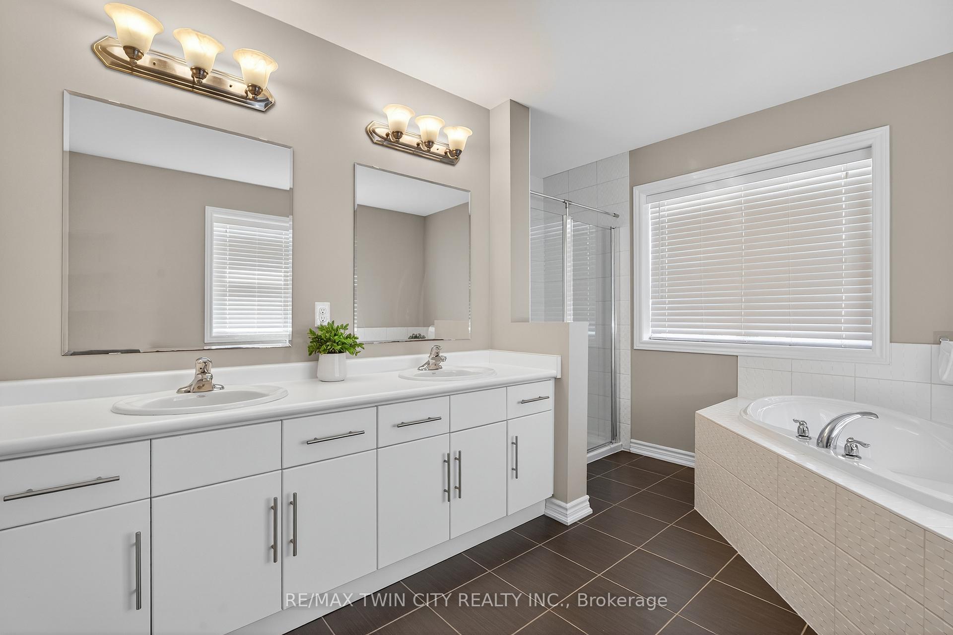 Photo 27 of 52 Tremaine Drive, Kitchener — HOMEH