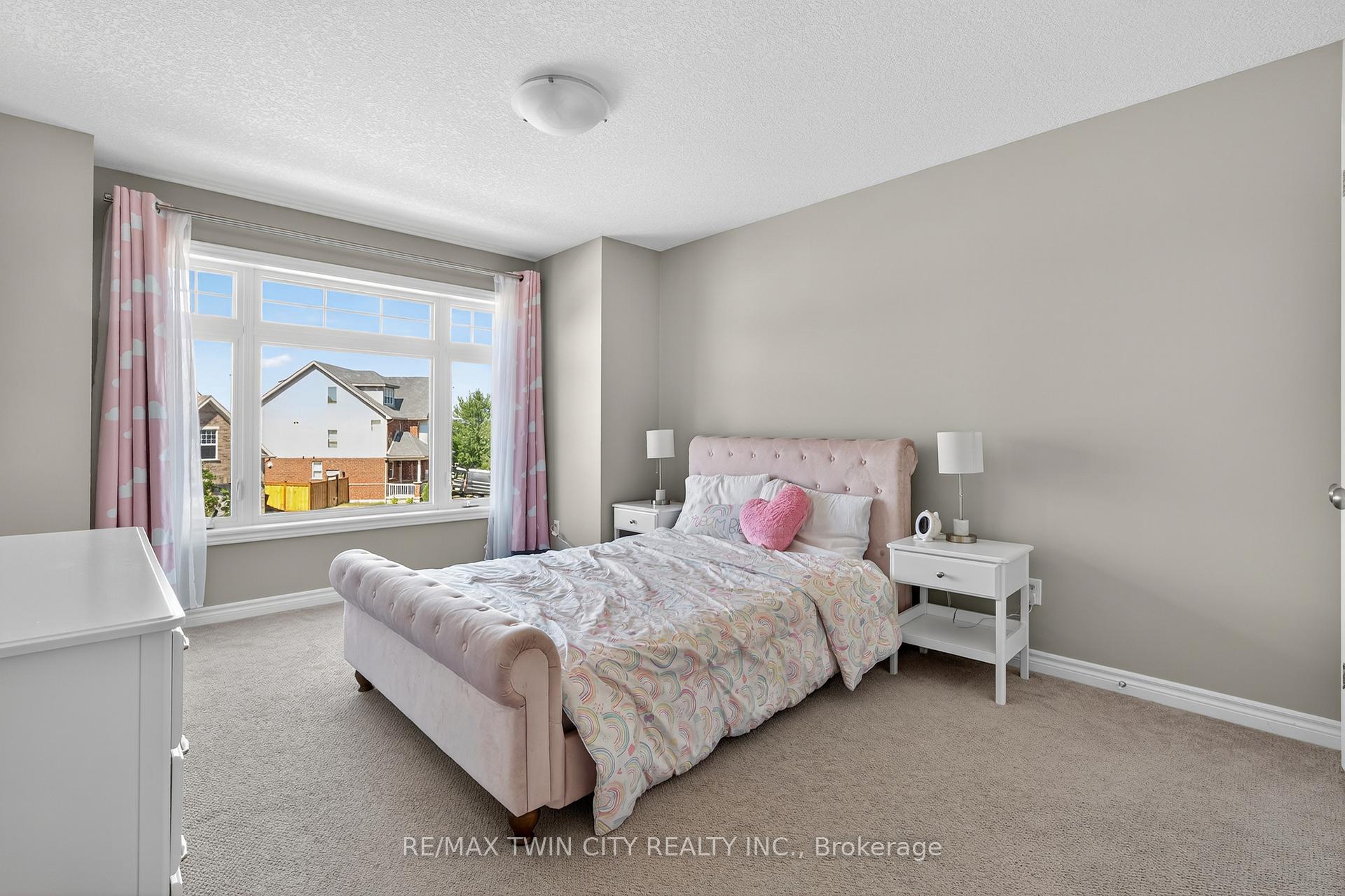 Photo 31 of 52 Tremaine Drive, Kitchener — HOMEH