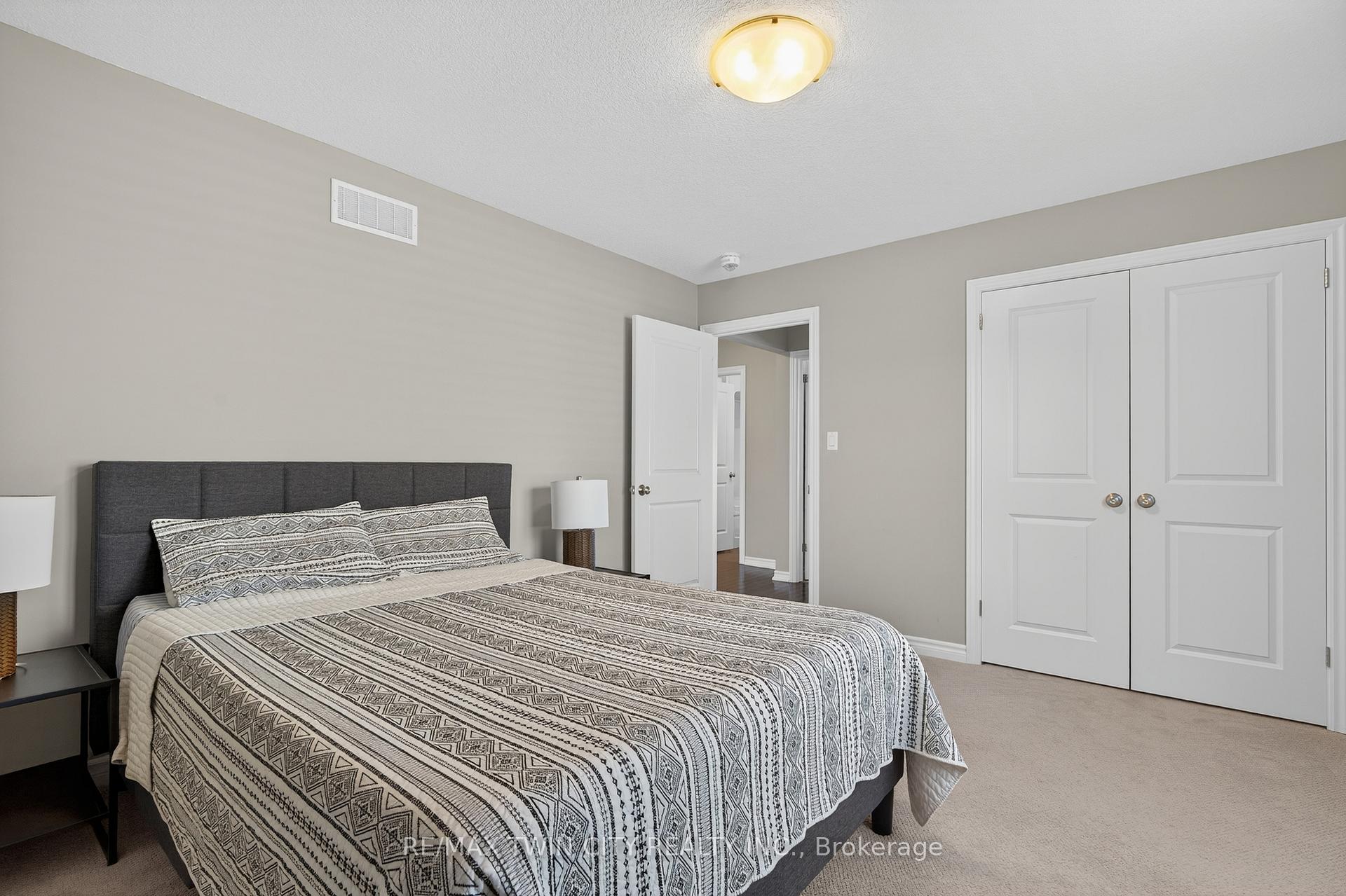 Photo 34 of 52 Tremaine Drive, Kitchener — HOMEH
