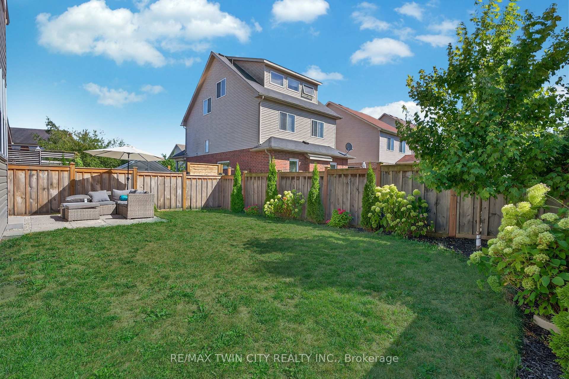 Photo 41 of 52 Tremaine Drive, Kitchener — HOMEH