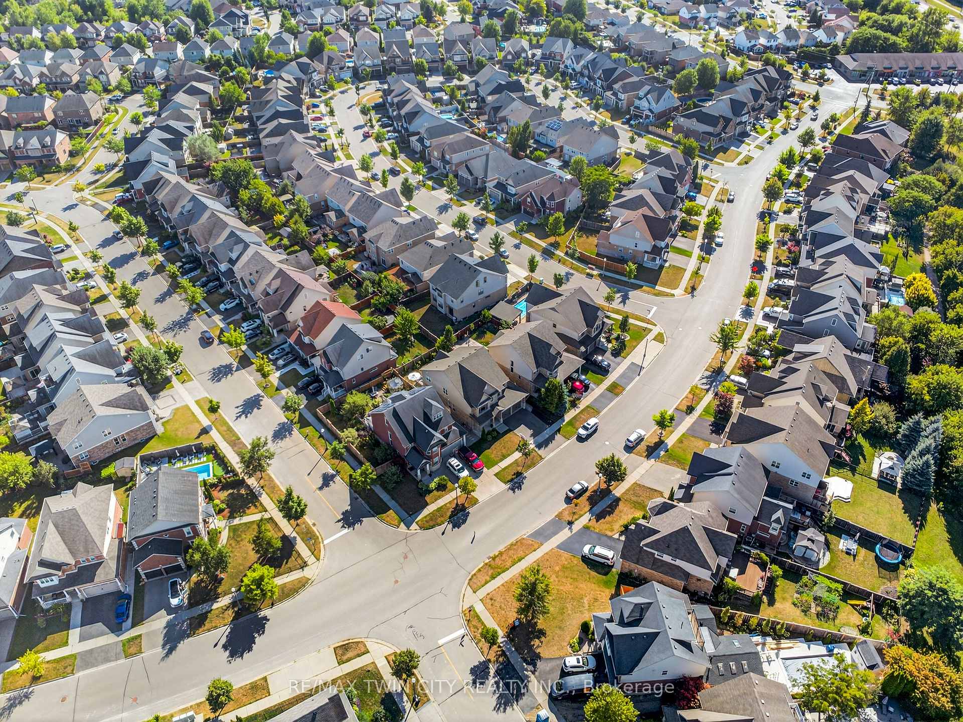 Photo 42 of 52 Tremaine Drive, Kitchener — HOMEH