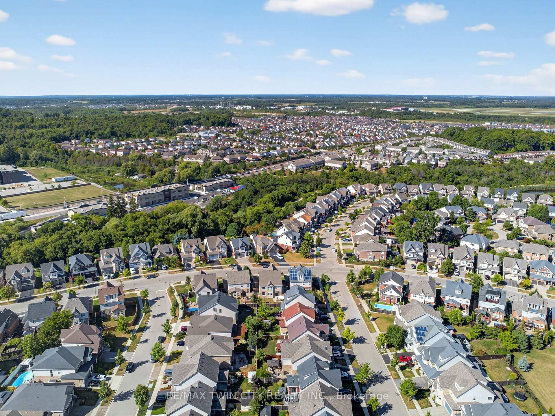 Photo 44 of 52 Tremaine Drive, Kitchener — HOMEH