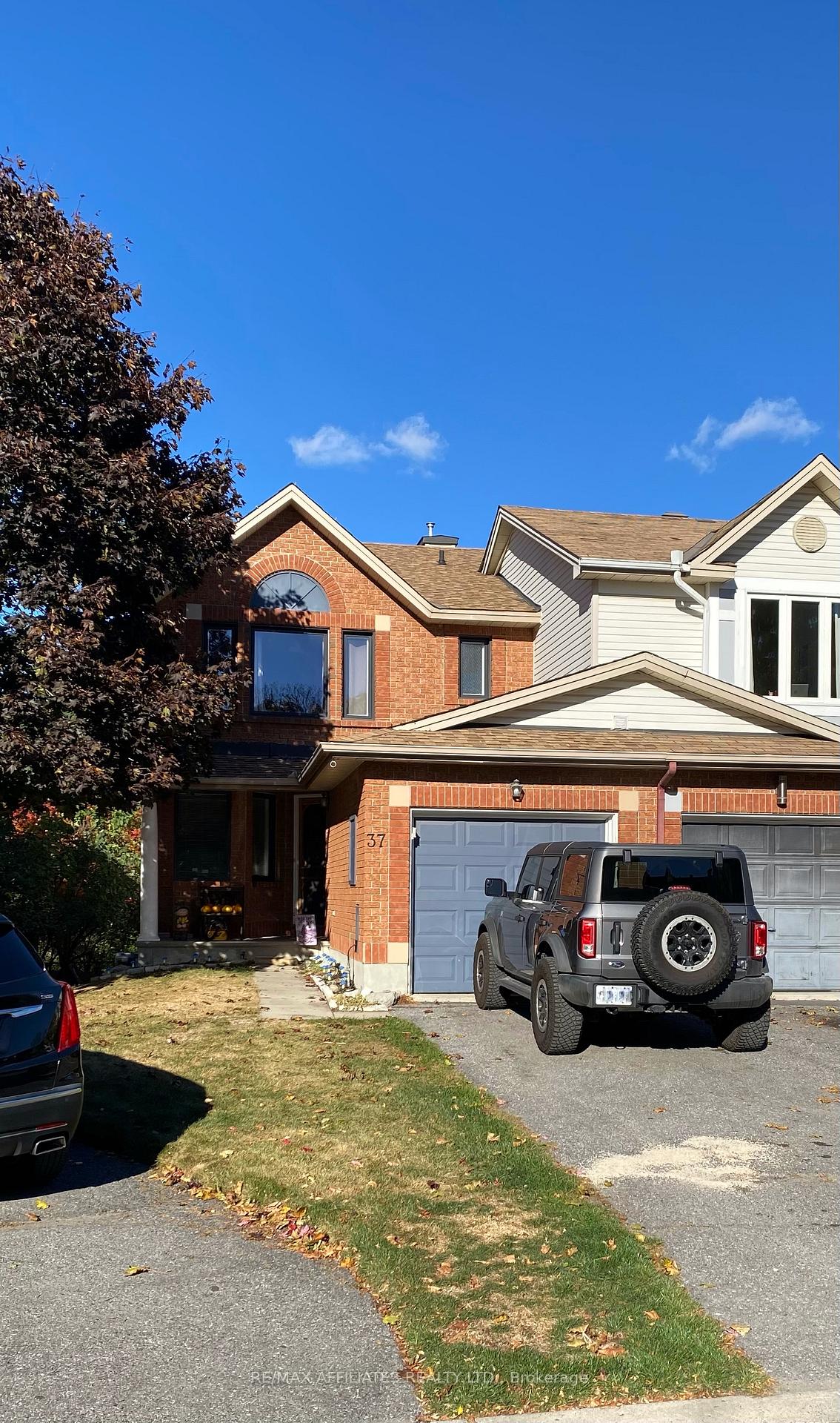 Photo 1 of 37 Banchory Crescent, Ottawa, Kanata - Morgan's Grant/South March — HOMEH