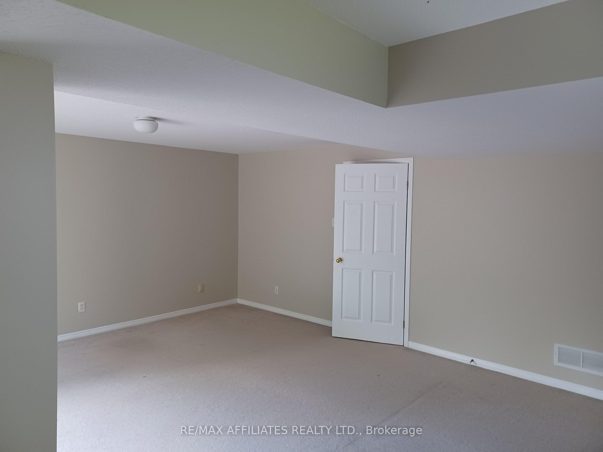 Photo 10 of 37 Banchory Crescent, Ottawa, Kanata - Morgan's Grant/South March — HOMEH