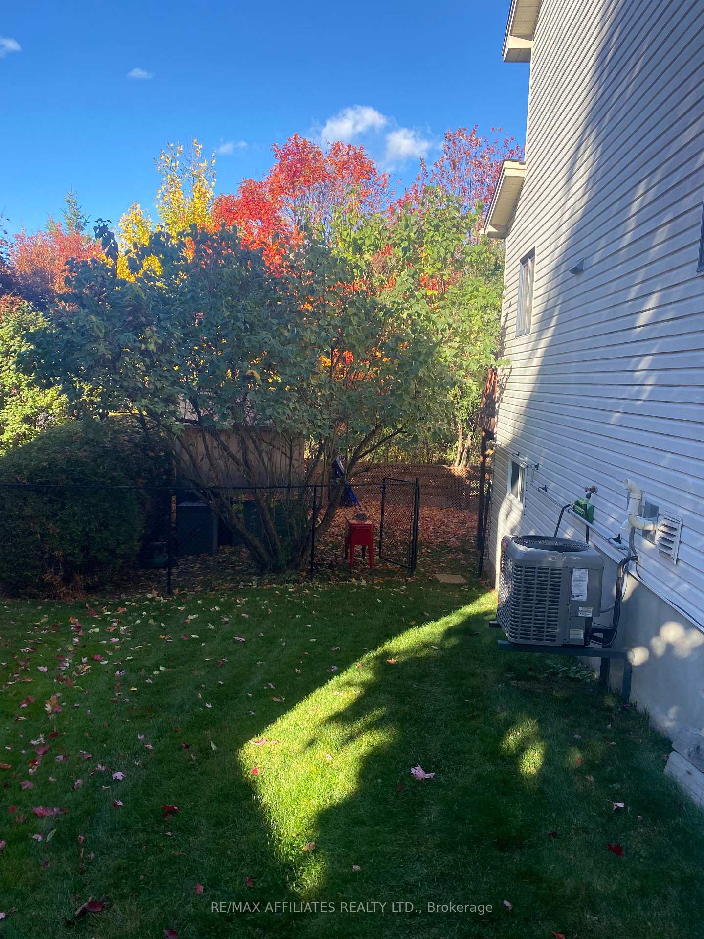 Photo 14 of 37 Banchory Crescent, Ottawa, Kanata - Morgan's Grant/South March — HOMEH