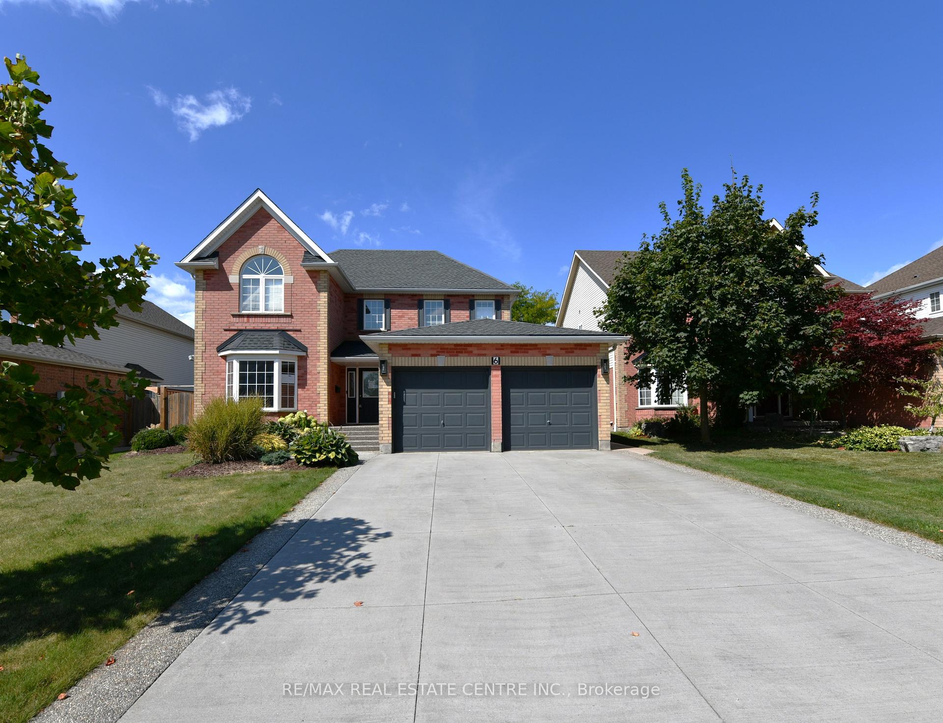 Photo 2 of 6 Shadyridge Place, Kitchener — HOMEH