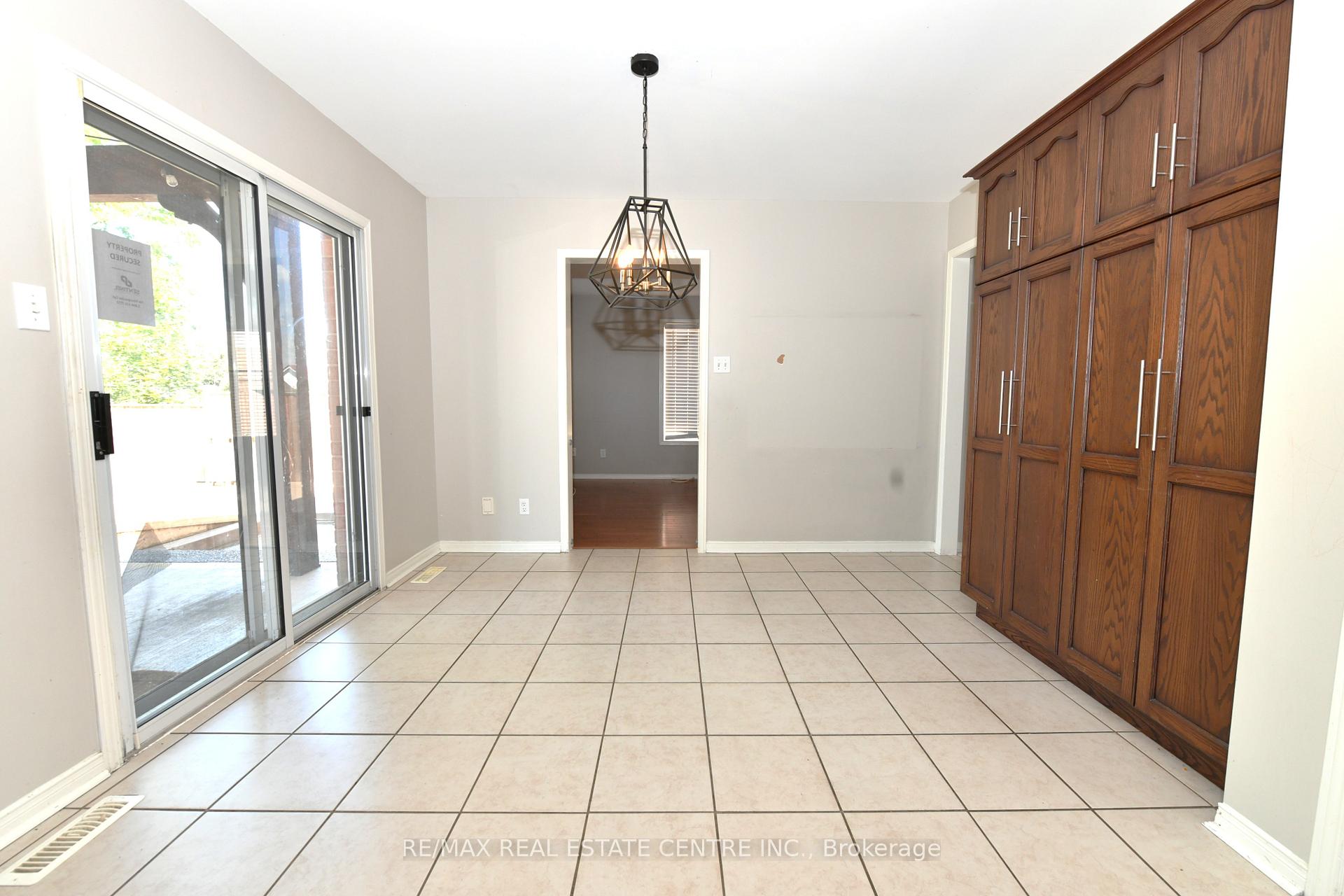 Photo 7 of 6 Shadyridge Place, Kitchener — HOMEH