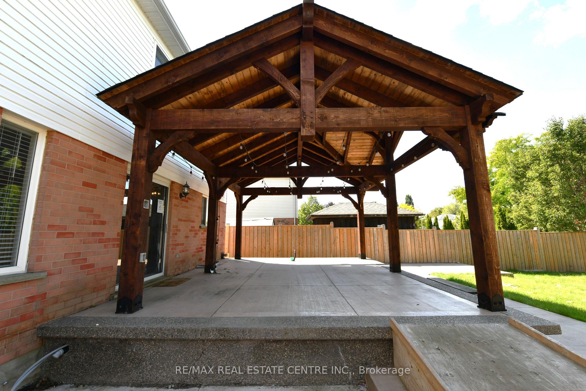 Photo 23 of 6 Shadyridge Place, Kitchener — HOMEH