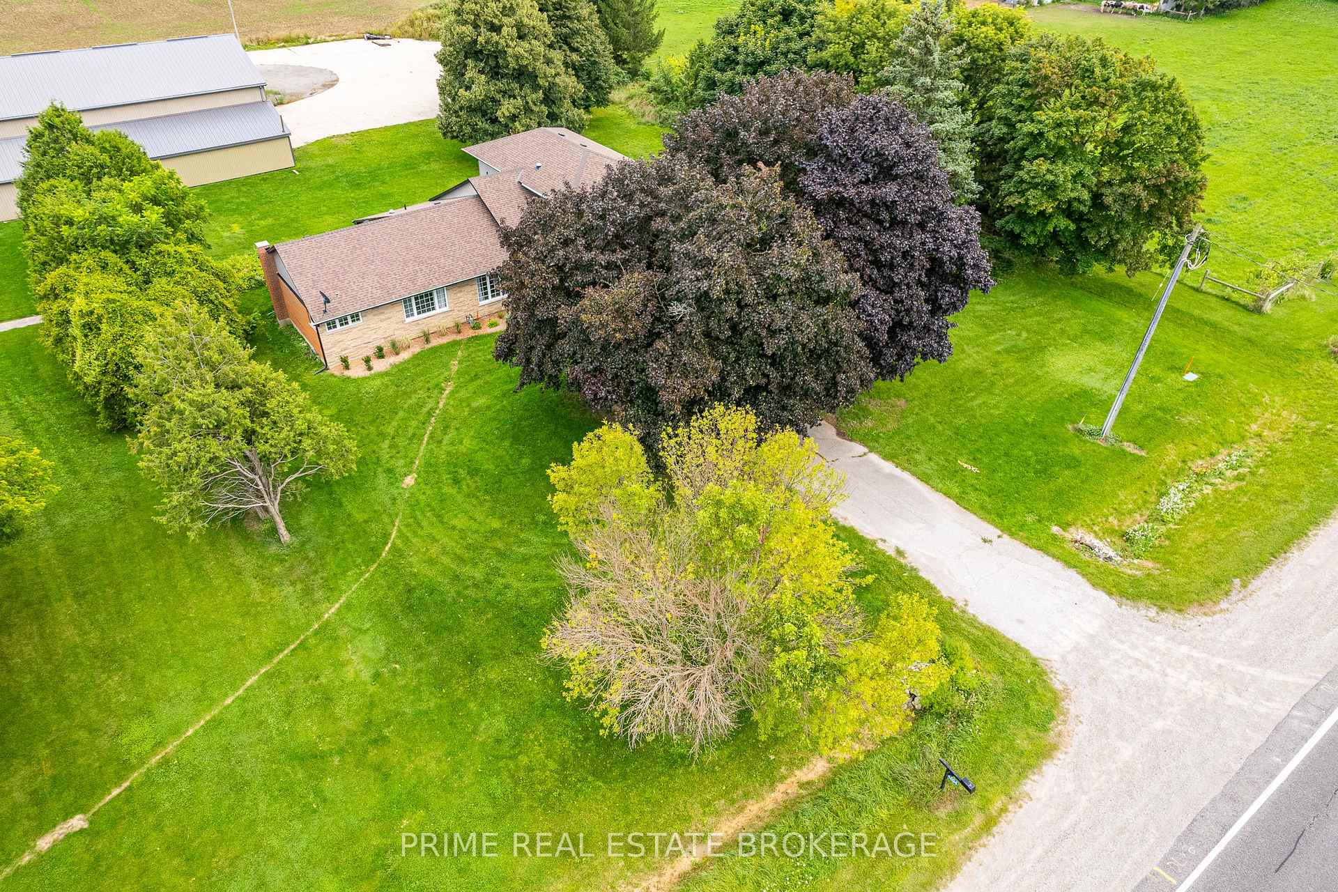 Photo 2 of 34694 Richmond Street, Lucan Biddulph, Rural Lucan Biddulph — HOMEH