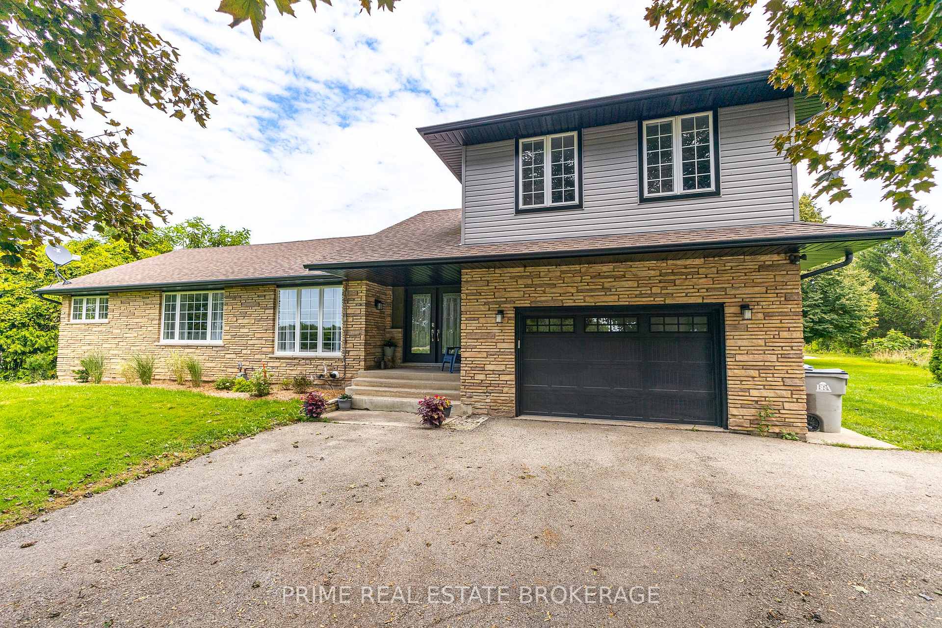 Photo 6 of 34694 Richmond Street, Lucan Biddulph, Rural Lucan Biddulph — HOMEH