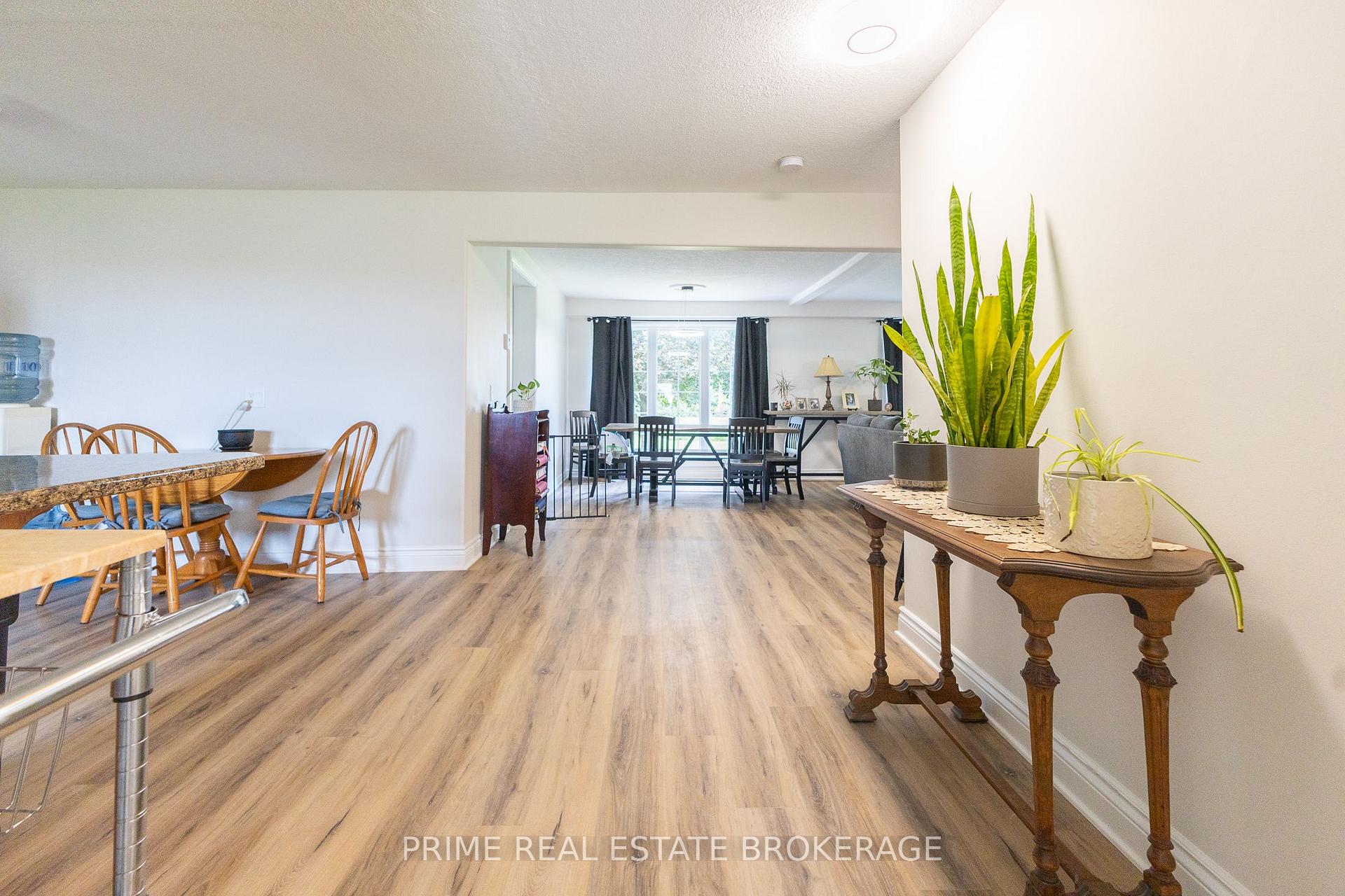 Photo 8 of 34694 Richmond Street, Lucan Biddulph, Rural Lucan Biddulph — HOMEH