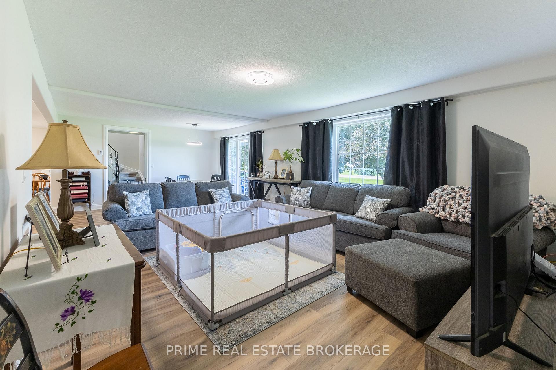 Photo 15 of 34694 Richmond Street, Lucan Biddulph, Rural Lucan Biddulph — HOMEH
