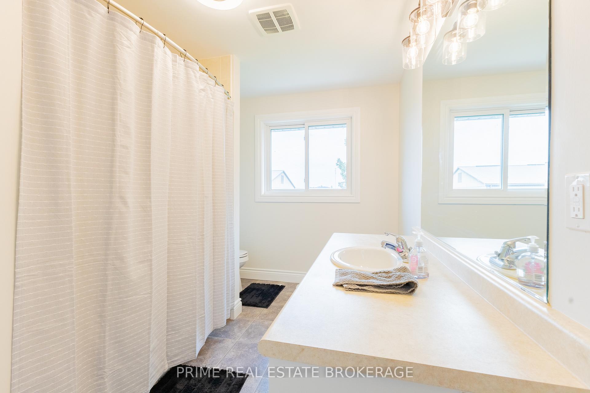 Photo 26 of 34694 Richmond Street, Lucan Biddulph, Rural Lucan Biddulph — HOMEH