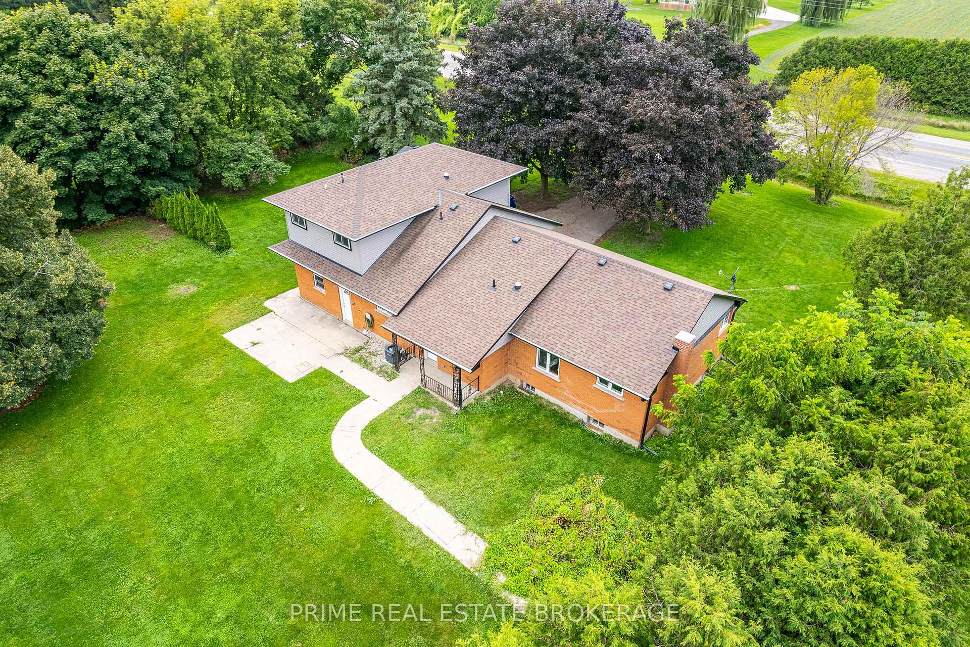 Photo 29 of 34694 Richmond Street, Lucan Biddulph, Rural Lucan Biddulph — HOMEH