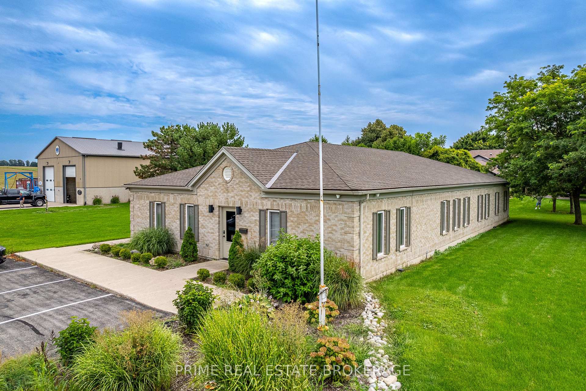 Photo 33 of 34694 Richmond Street, Lucan Biddulph, Rural Lucan Biddulph — HOMEH