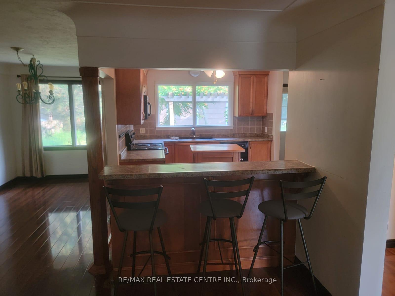 Photo 9 of 38 Hatton Drive, Hamilton, Ancaster — HOMEH