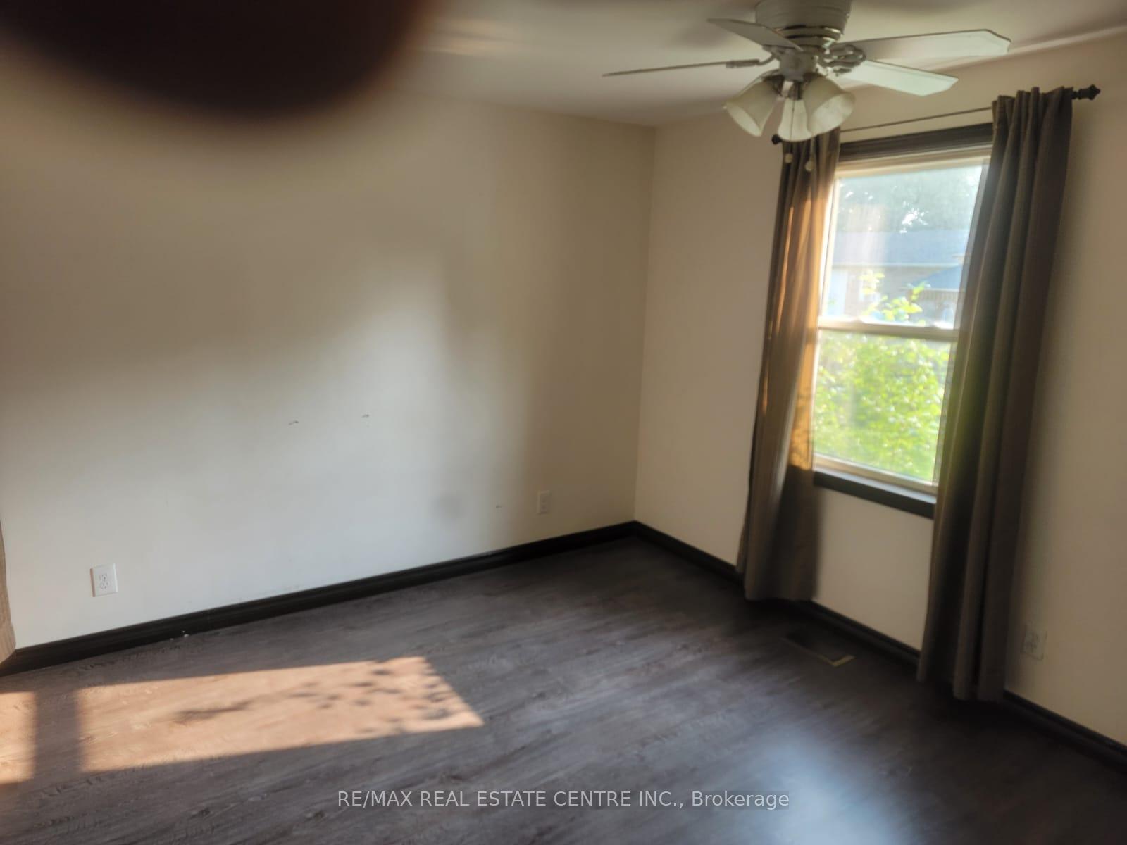 Photo 11 of 38 Hatton Drive, Hamilton, Ancaster — HOMEH