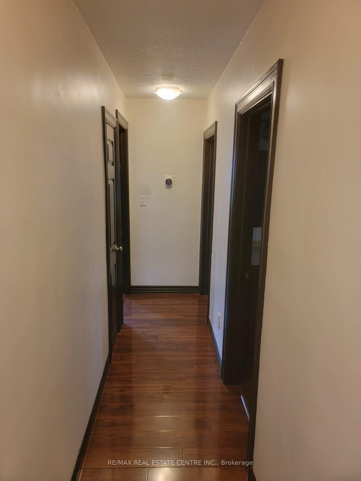 Photo 15 of 38 Hatton Drive, Hamilton, Ancaster — HOMEH