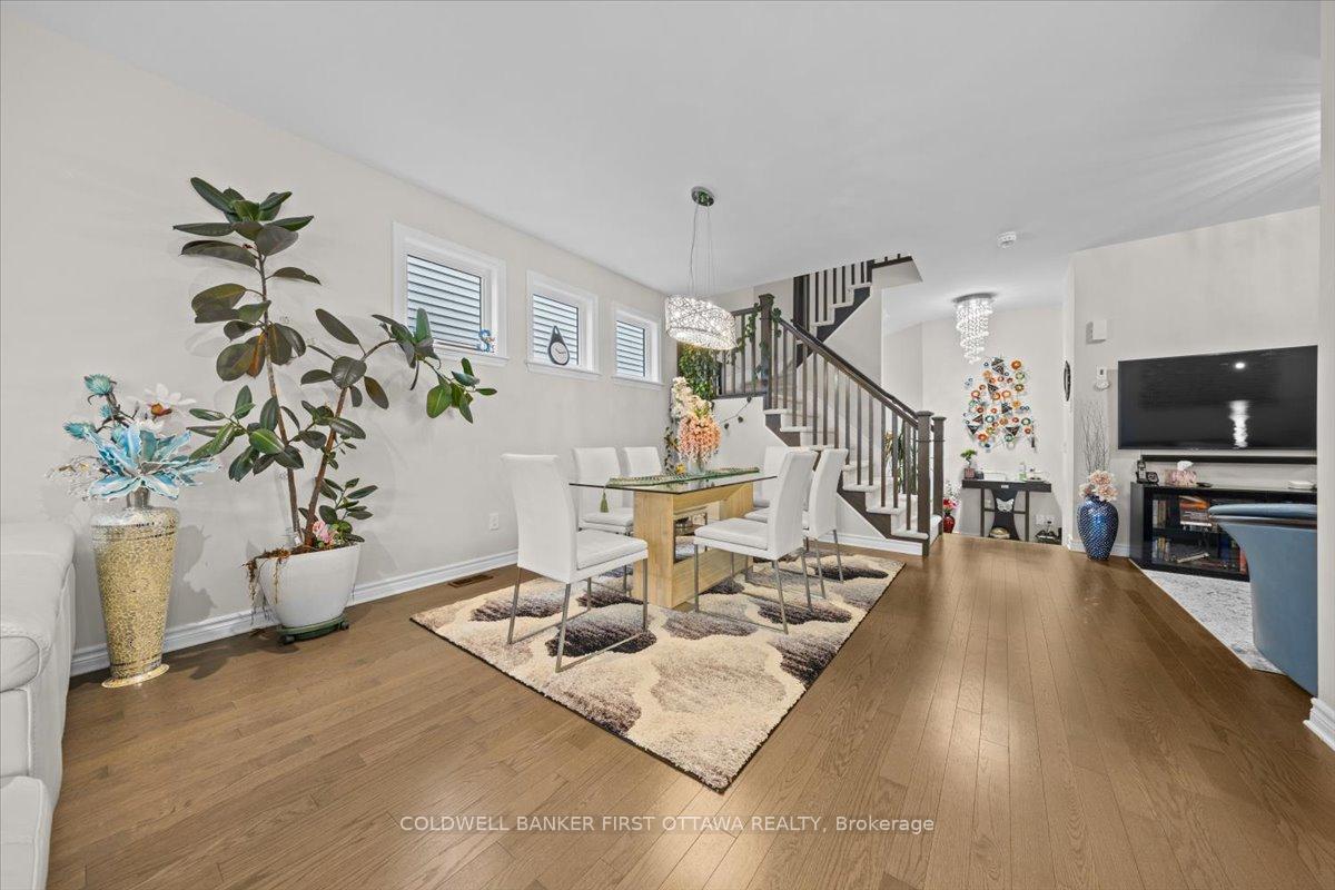 Photo 6 of 66 Palfrey Way, Ottawa, Kanata - Emerald Meadows/Trailwest — HOMEH