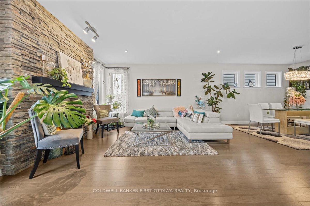 Photo 8 of 66 Palfrey Way, Ottawa, Kanata - Emerald Meadows/Trailwest — HOMEH