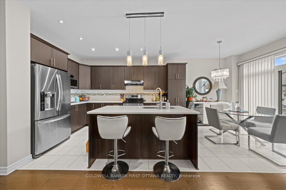 Photo 9 of 66 Palfrey Way, Ottawa, Kanata - Emerald Meadows/Trailwest — HOMEH
