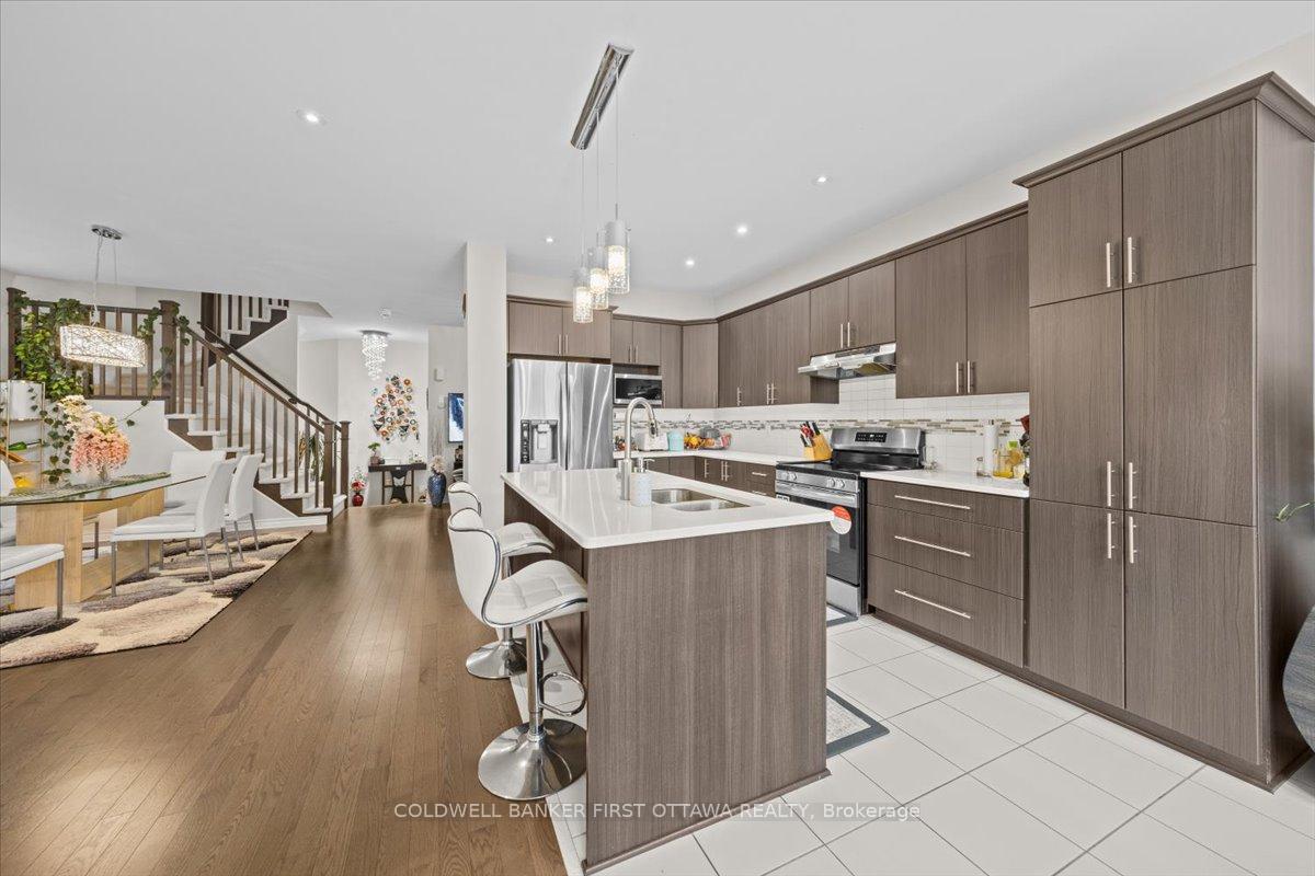 Photo 11 of 66 Palfrey Way, Ottawa, Kanata - Emerald Meadows/Trailwest — HOMEH