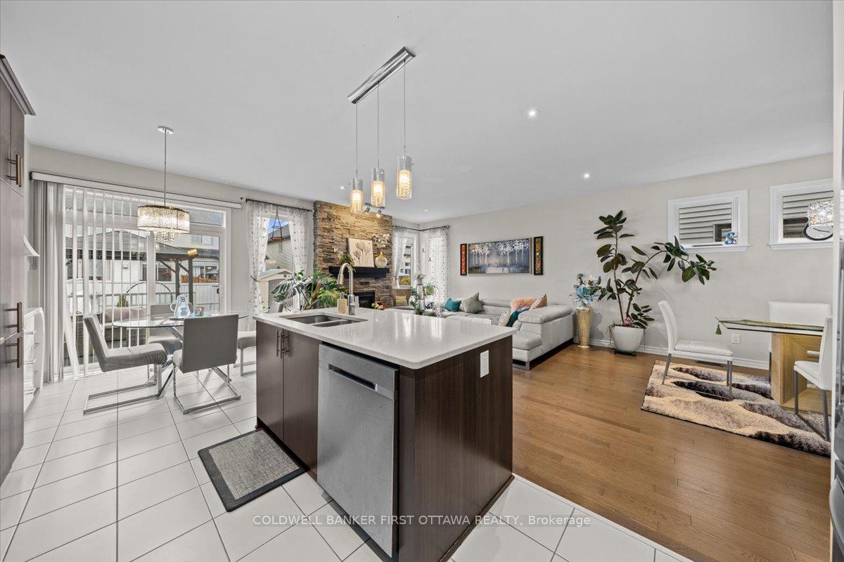 Photo 12 of 66 Palfrey Way, Ottawa, Kanata - Emerald Meadows/Trailwest — HOMEH
