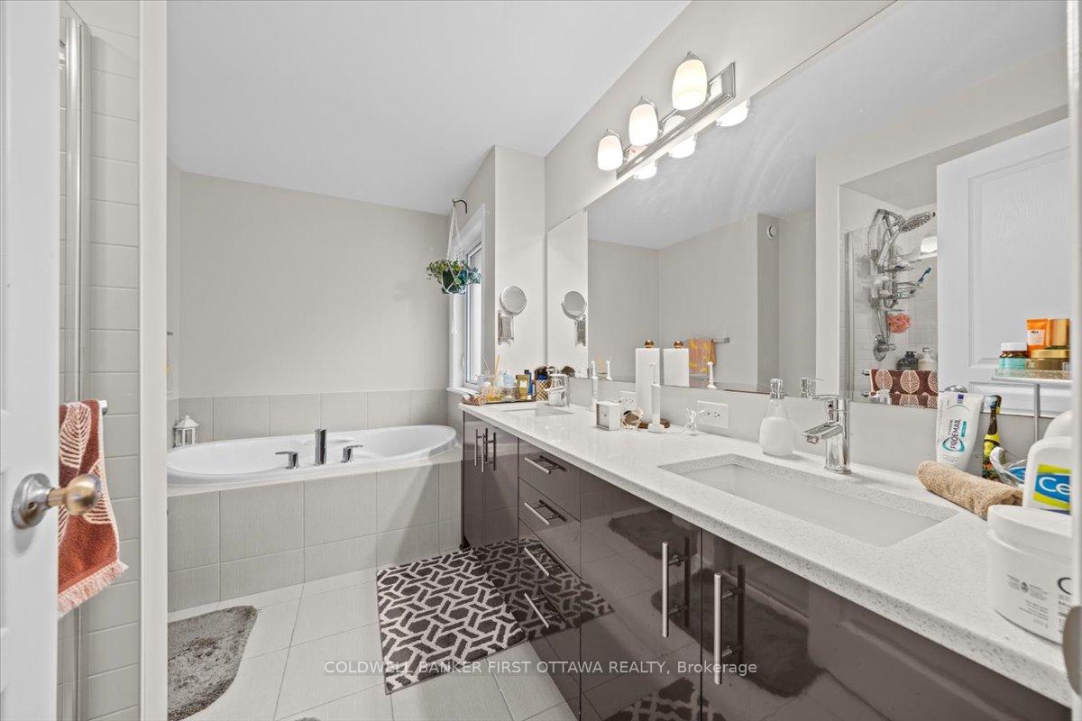 Photo 23 of 66 Palfrey Way, Ottawa, Kanata - Emerald Meadows/Trailwest — HOMEH