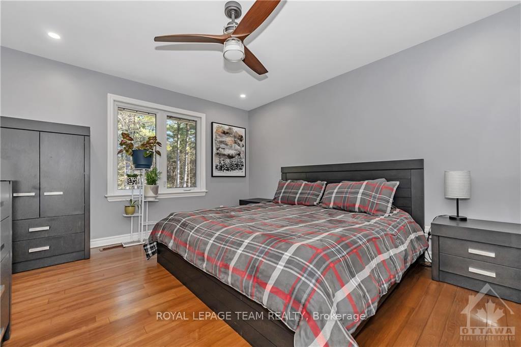 Photo 14 of 556 Mclachlan Road, McNab/Braeside, Mcnab/Braeside Twps — HOMEH