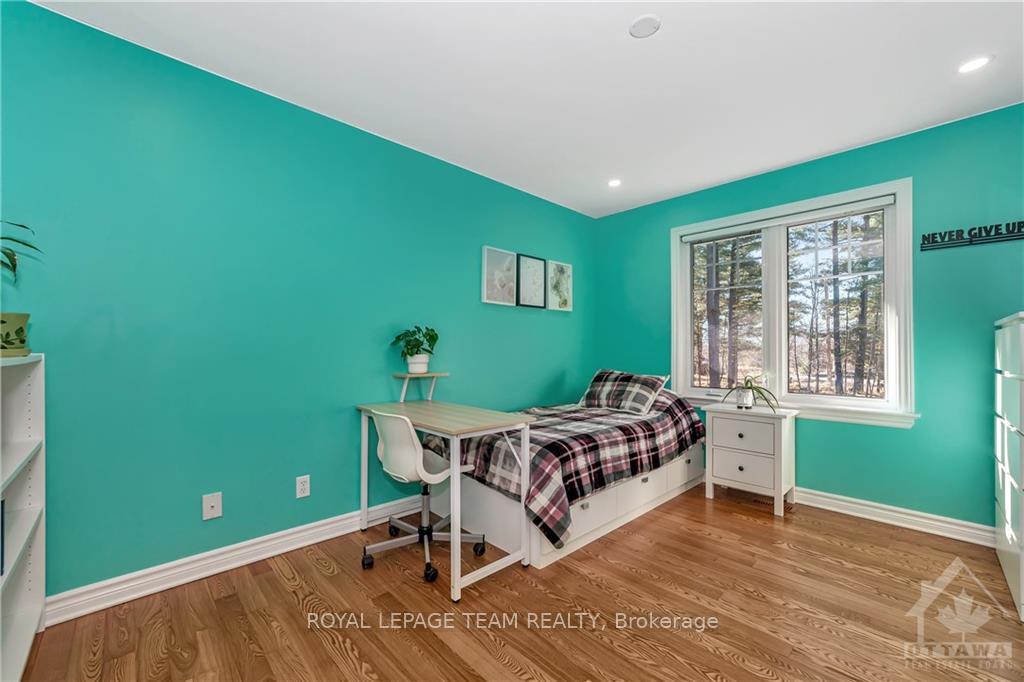 Photo 16 of 556 Mclachlan Road, McNab/Braeside, Mcnab/Braeside Twps — HOMEH