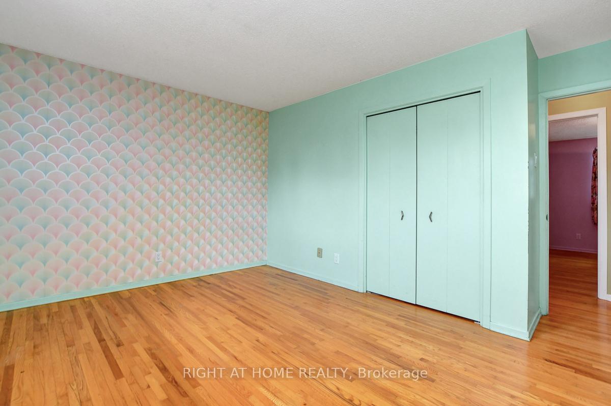 Photo 20 of 18 Courtney Road, Ottawa, Kanata - Glencairn/Hazeldean — HOMEH