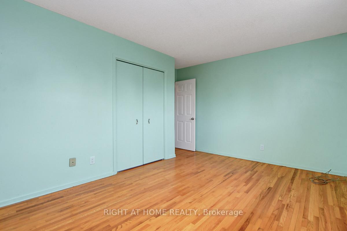 Photo 21 of 18 Courtney Road, Ottawa, Kanata - Glencairn/Hazeldean — HOMEH