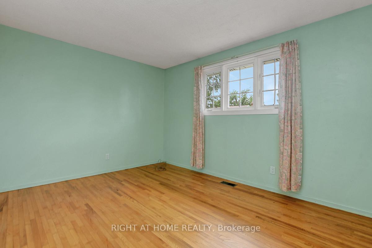 Photo 22 of 18 Courtney Road, Ottawa, Kanata - Glencairn/Hazeldean — HOMEH