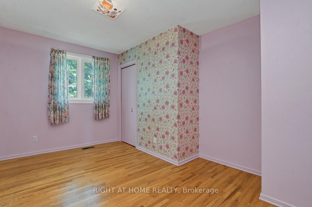 Photo 23 of 18 Courtney Road, Ottawa, Kanata - Glencairn/Hazeldean — HOMEH
