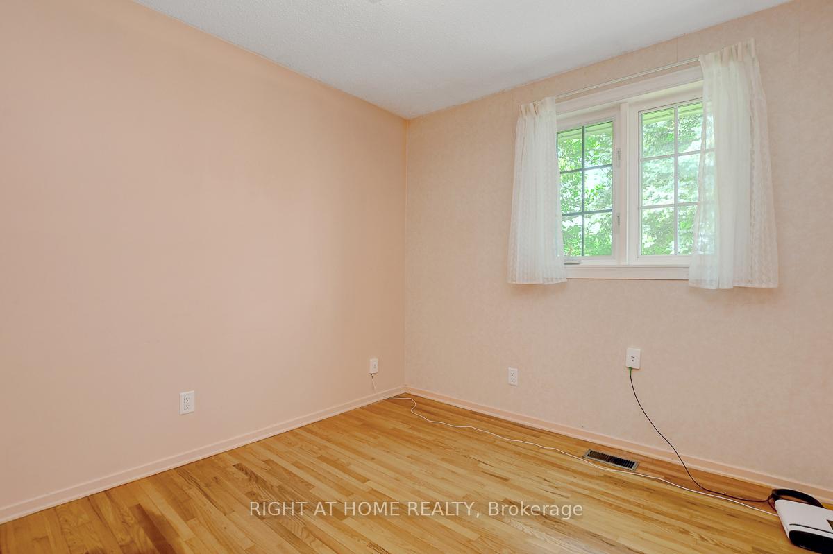 Photo 26 of 18 Courtney Road, Ottawa, Kanata - Glencairn/Hazeldean — HOMEH
