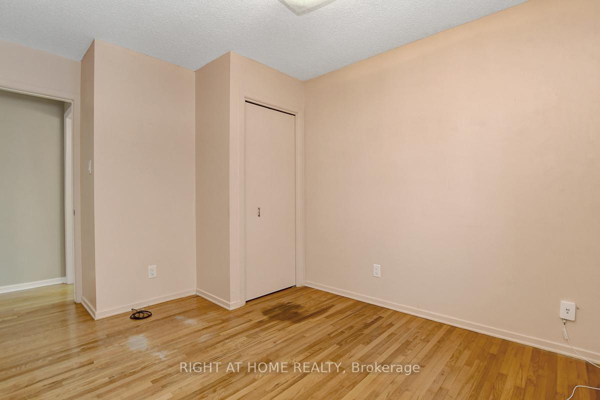 Photo 27 of 18 Courtney Road, Ottawa, Kanata - Glencairn/Hazeldean — HOMEH