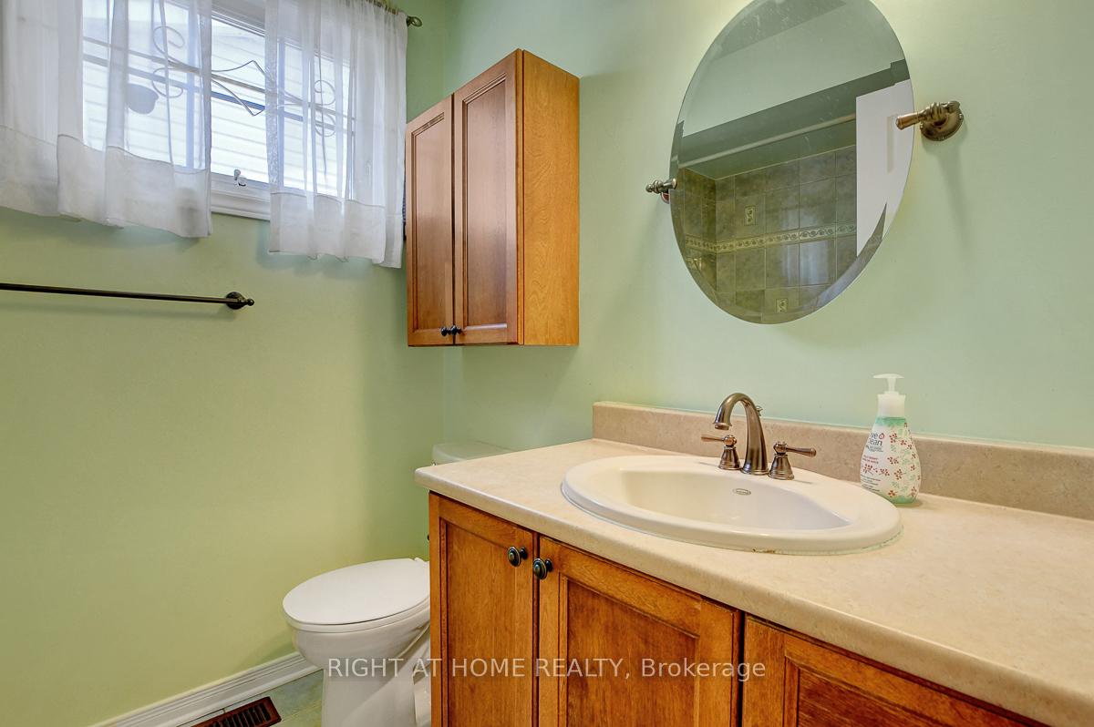 Photo 29 of 18 Courtney Road, Ottawa, Kanata - Glencairn/Hazeldean — HOMEH