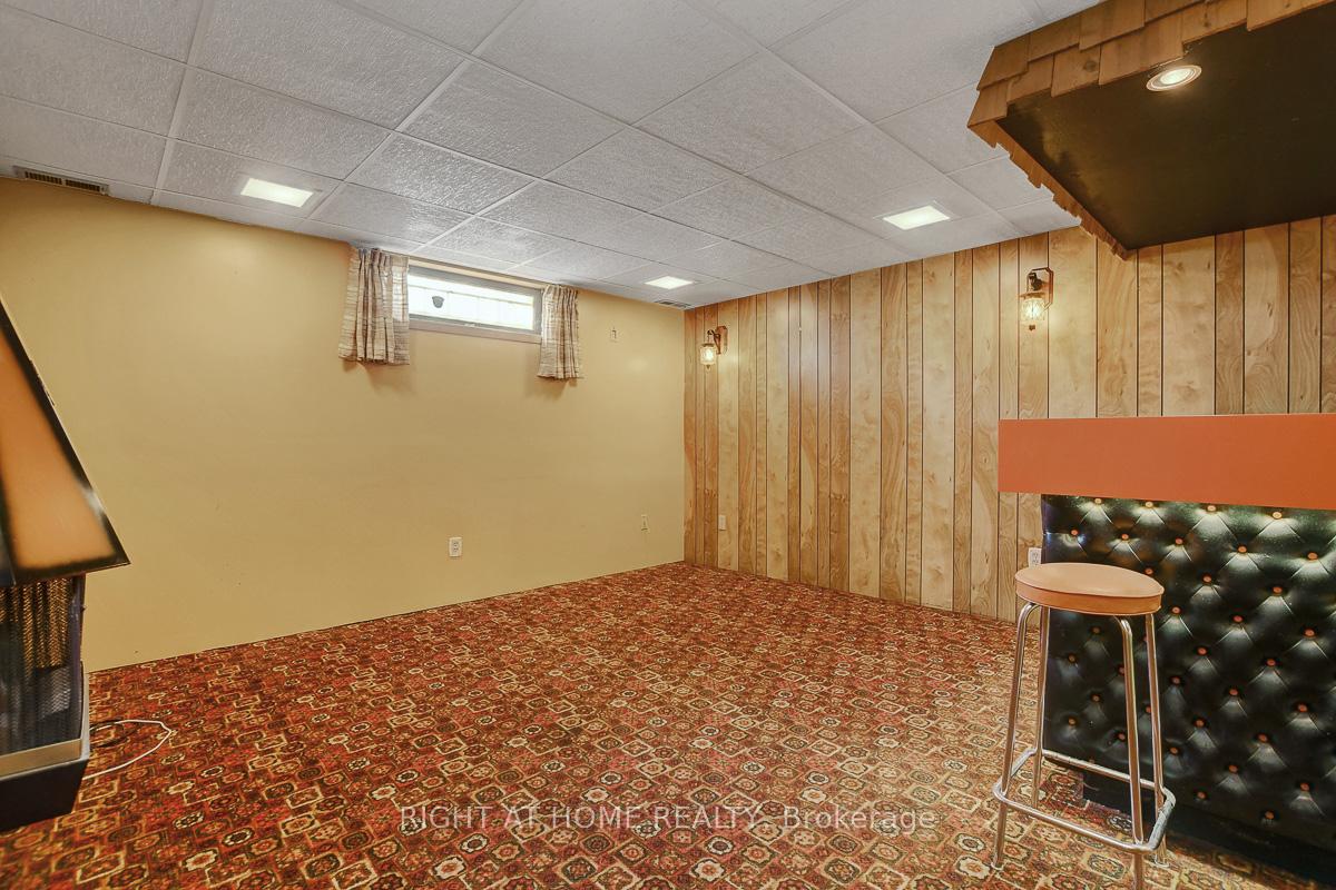 Photo 30 of 18 Courtney Road, Ottawa, Kanata - Glencairn/Hazeldean — HOMEH