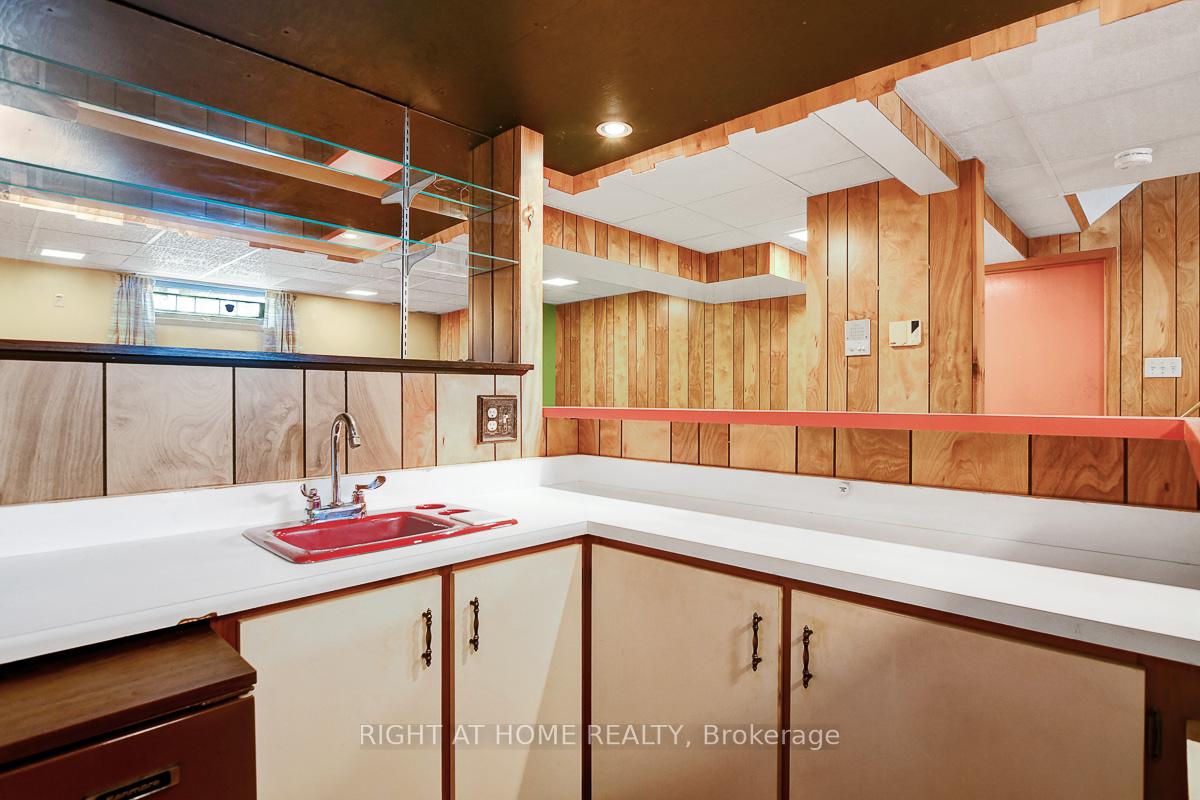 Photo 34 of 18 Courtney Road, Ottawa, Kanata - Glencairn/Hazeldean — HOMEH