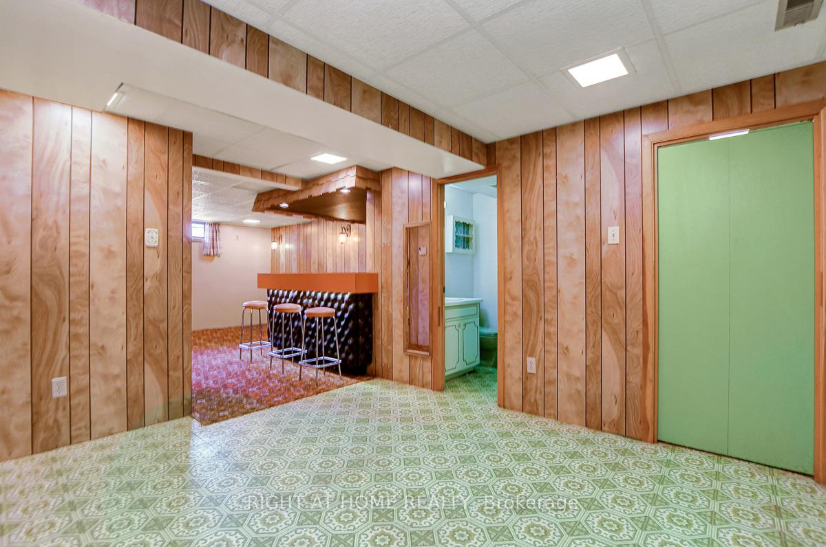 Photo 37 of 18 Courtney Road, Ottawa, Kanata - Glencairn/Hazeldean — HOMEH