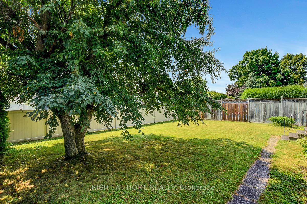 Photo 48 of 18 Courtney Road, Ottawa, Kanata - Glencairn/Hazeldean — HOMEH